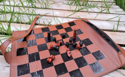 Travel chess board - Échiquier voyageur - Bill Yadi